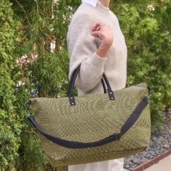 Lulu Dharma Traveler Weekender Tote Bag, Teal/Beige NWT Still in pkg - Picture 13 of 14